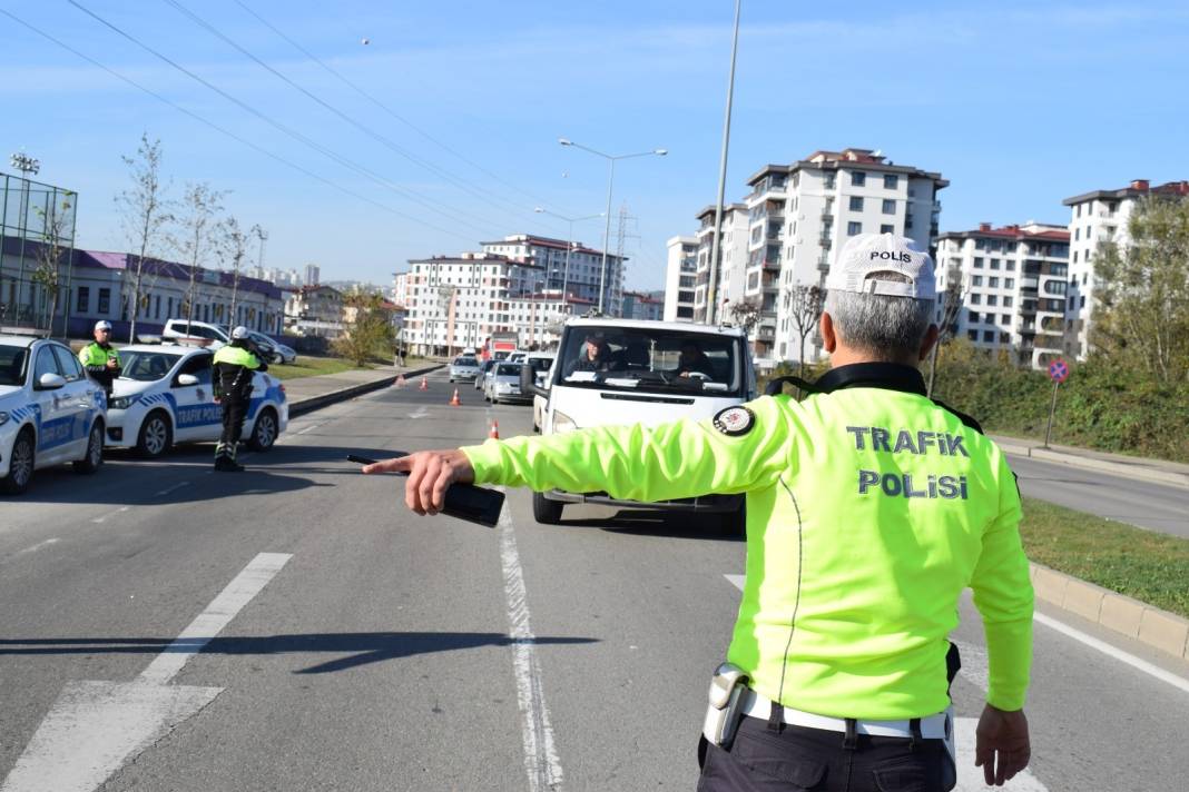 Bayram öncesi sürücüler derin bir oh çekecek: O trafik cezaları iptal edildi 7